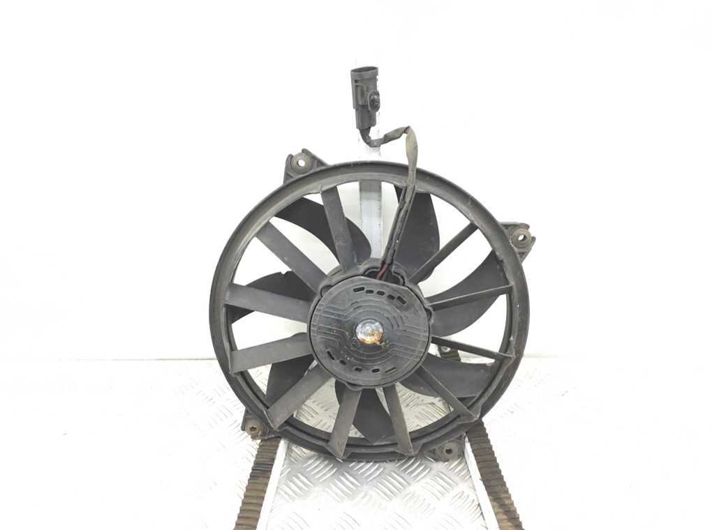 Вентилятор радиатора бу для Peugeot 308 T7 1.4 i,  2009 г.