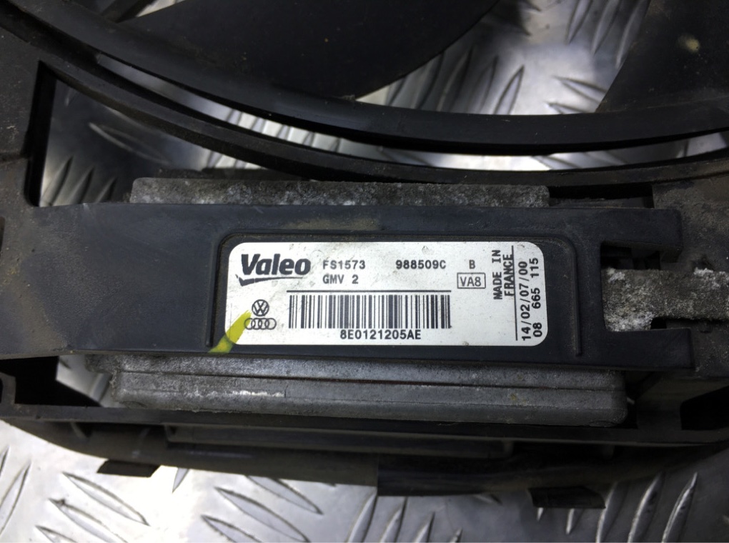 Вентилятор радиатора бу для Audi A4 B7 1.9 TDi, 2007 г. Вентилятор радиатора бу для Audi A4 B7 1.9 TDi, 2007 г.