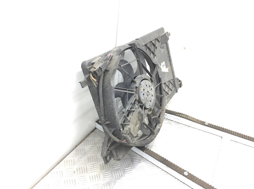 Вентилятор радиатора бу для Volvo S40 2 1.6 TD,  2011 г.