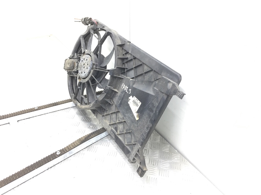 Вентилятор радиатора бу для Volvo S40 2 1.6 TD,  2011 г.