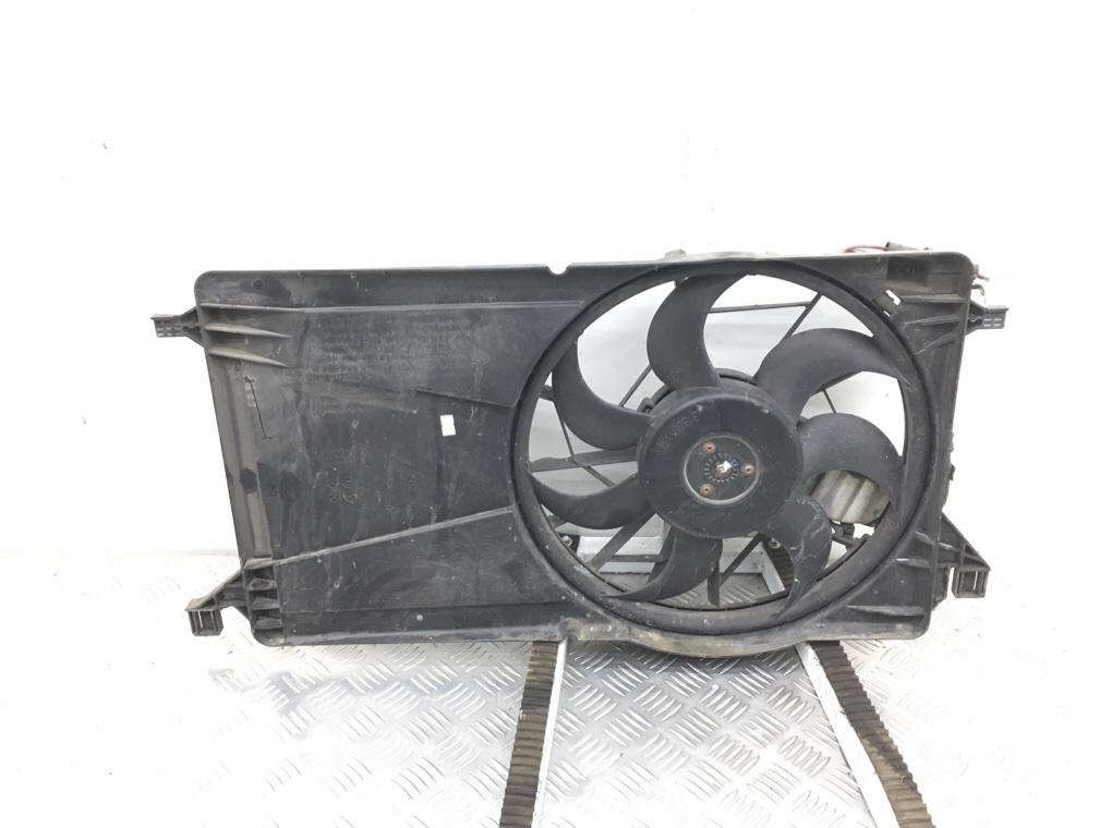 Вентилятор радиатора бу для Volvo S40 2 1.6 TD,  2011 г.