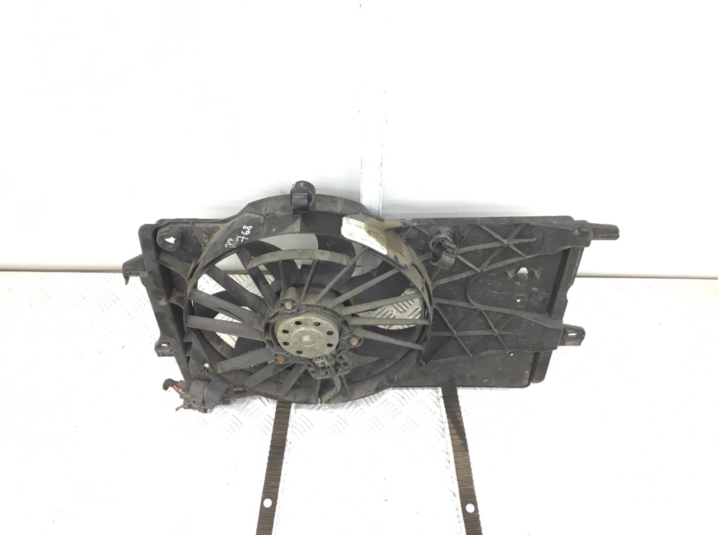 Вентилятор радиатора бу для Opel Meriva A 1.6 i,  2010 г.