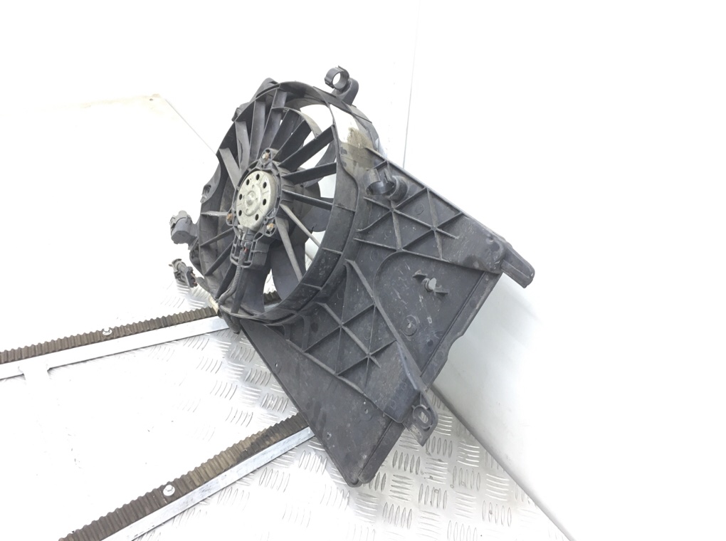 Вентилятор радиатора бу для Opel Meriva A 1.6 i,  2010 г.