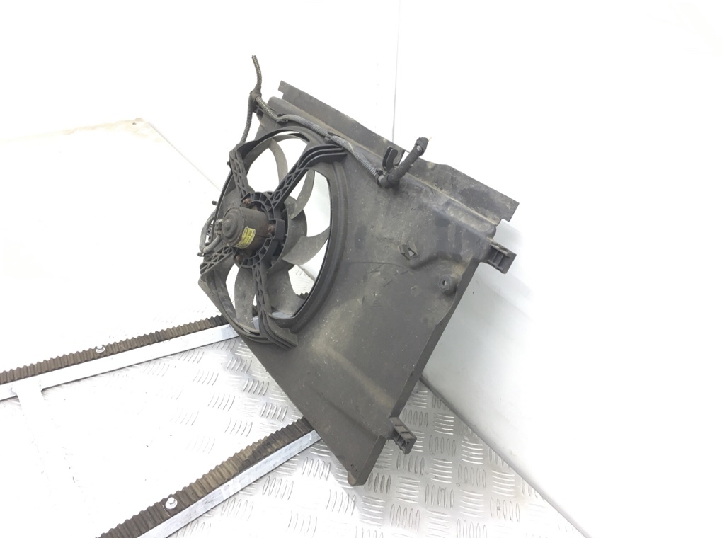 Вентилятор радиатора бу для Opel Corsa D 1.0 i,  2012 г.