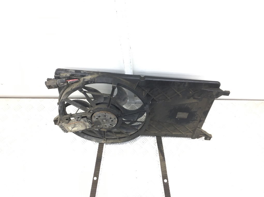 Вентилятор радиатора бу для Volvo V50  1.6 TD,  2008 г.