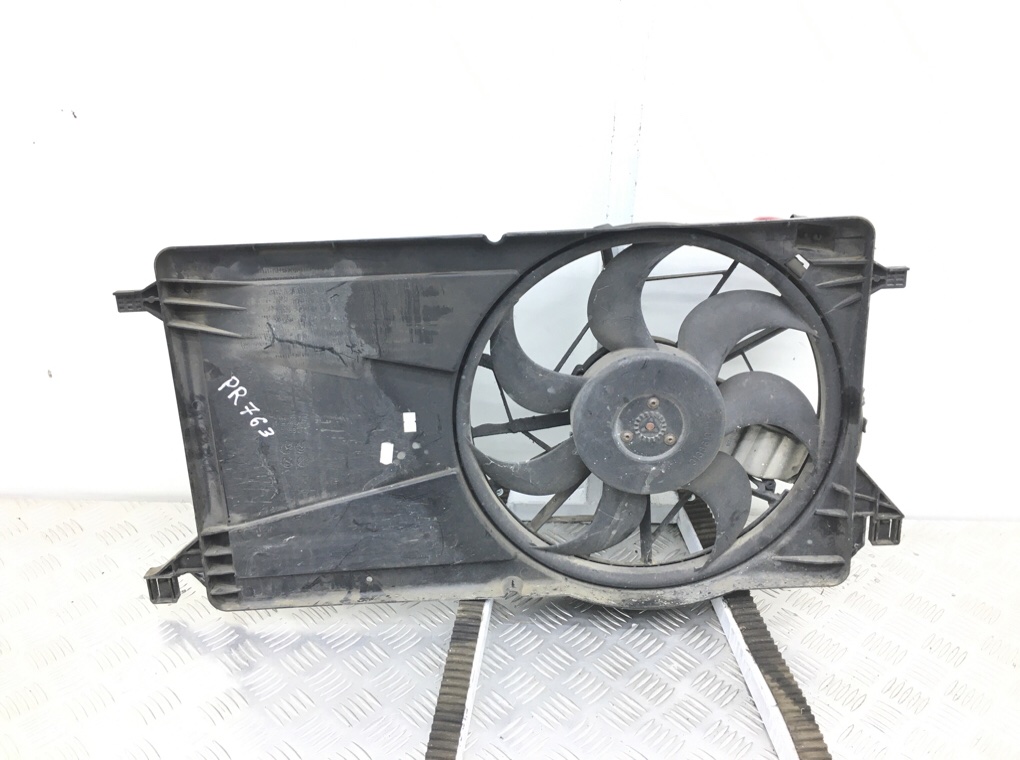 Вентилятор радиатора бу для Volvo V50  1.6 TD,  2008 г.