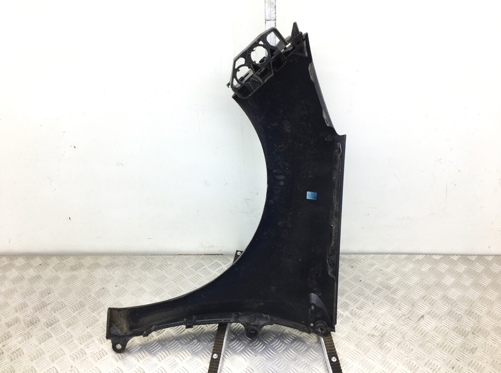 Крыло переднее правое бу для Peugeot 308 T7 1.4 i,  2009 г.