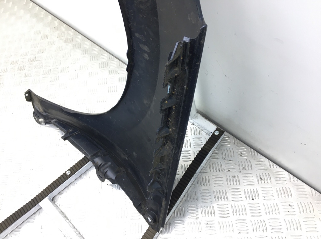 Крыло переднее правое бу для Peugeot 308 T7 1.4 i,  2009 г.