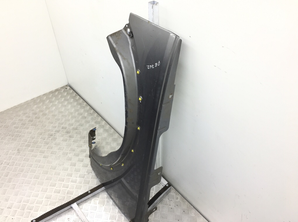 Крыло переднее левое бу для Land Rover Discovery 3 2.7 TD,  2007 г.