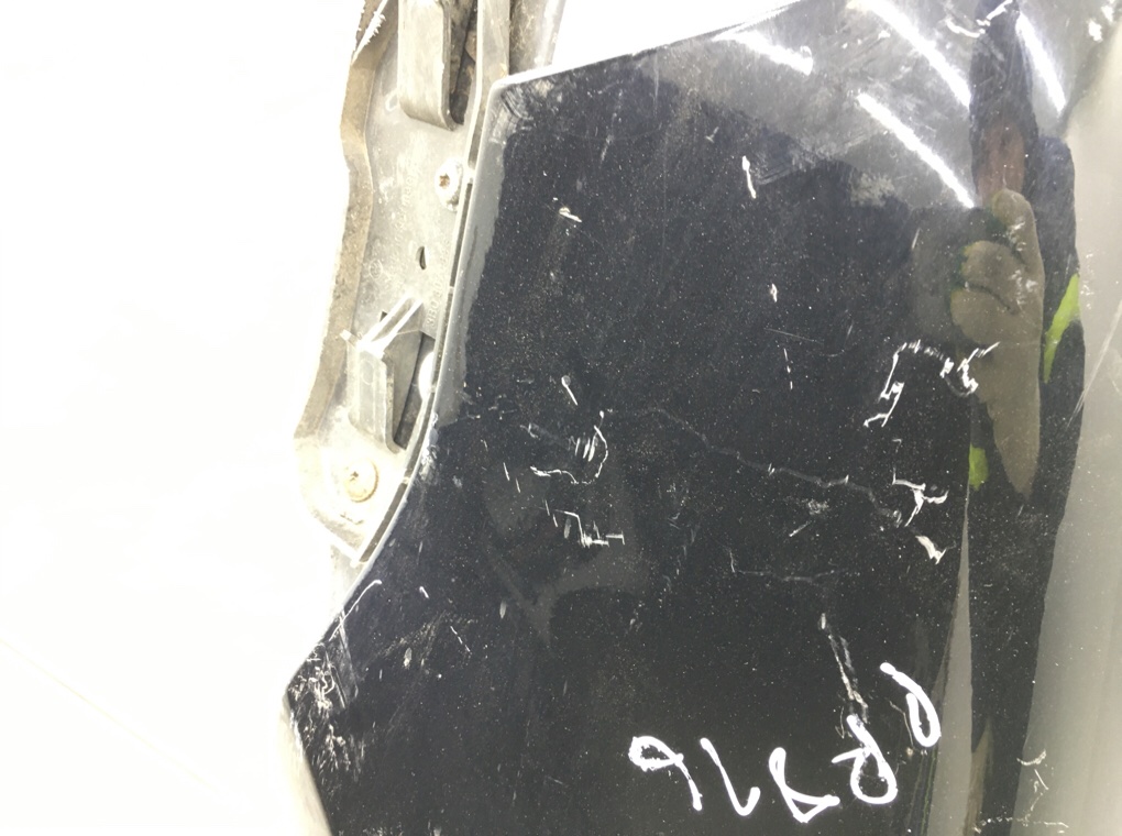 Крыло переднее левое бу для Volkswagen Passat B5 2.0 i,  2001 г.