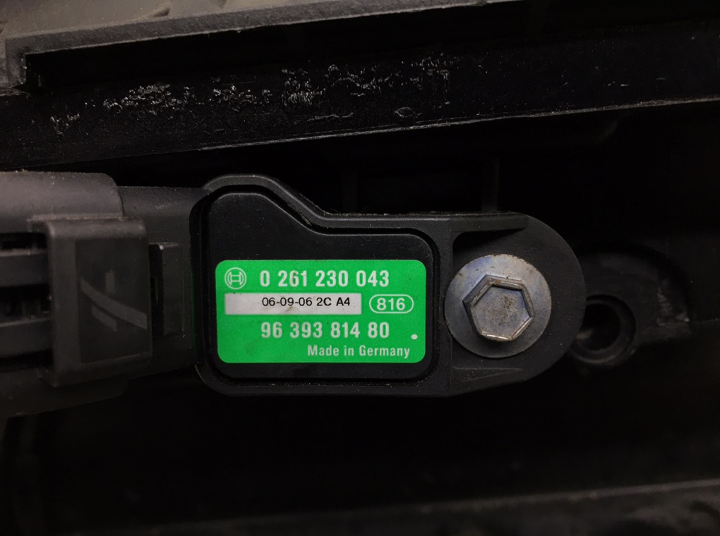 Коллектор впускной бу для Peugeot 307 1 1.6 i, 2006 г. Коллектор впускной бу для Peugeot 307 1 1.6 i, 2006 г.