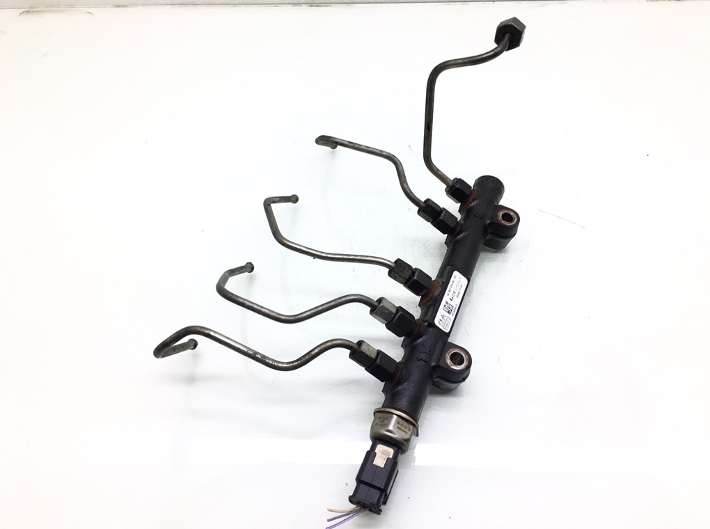 Топливная рампа бу для Peugeot 308 T9 1.6 HDi, 2014 г. Топливная рампа бу для Peugeot 308 T9 1.6 HDi, 2014 г.