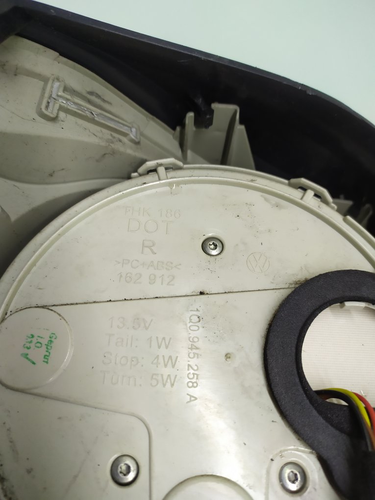 Фонарь задний правый бу для Volkswagen EOS 1 1.6 FSI, 2007 г. Фонарь задний правый бу для Volkswagen EOS 1 1.6 FSI, г.