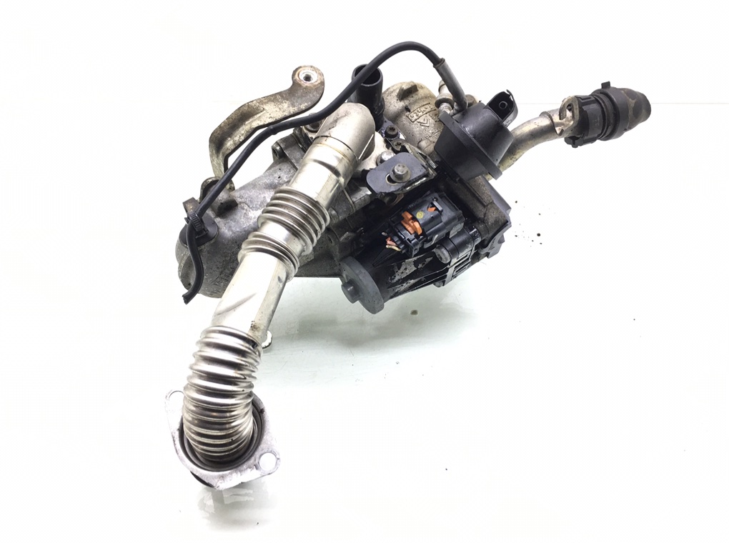 Радиатор EGR бу для Peugeot 308 T9 1.6 HDi, 2014 г. Радиатор EGR бу для Peugeot 308 T9 1.6 HDi, 2014 г.