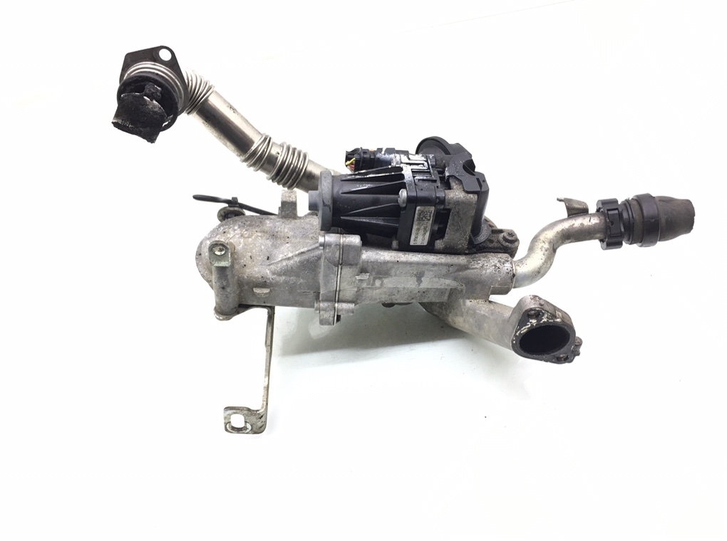 Радиатор EGR бу для Peugeot 308 T9 1.6 HDi, 2014 г. Радиатор EGR бу для Peugeot 308 T9 1.6 HDi, 2014 г.