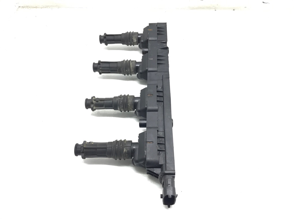 Катушка зажигания бу для Opel Meriva A 1.4 i, 2007 г. Катушка зажигания бу для Opel Meriva A 1.4 i, 2007 г.