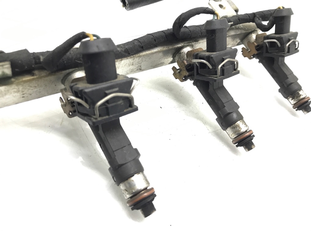 Топливная рампа бу для Opel Meriva A 1.4 i, 2007 г. Топливная рампа бу для Opel Meriva A 1.4 i, 2007 г.