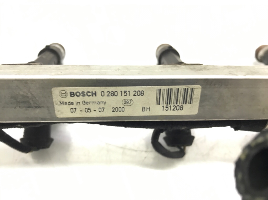 Топливная рампа бу для Opel Meriva A 1.4 i, 2007 г. Топливная рампа бу для Opel Meriva A 1.4 i, 2007 г.