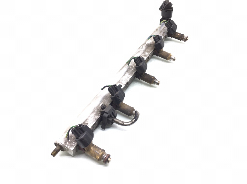 Топливная рампа бу для Volvo V50  2.4 i,  2005 г.