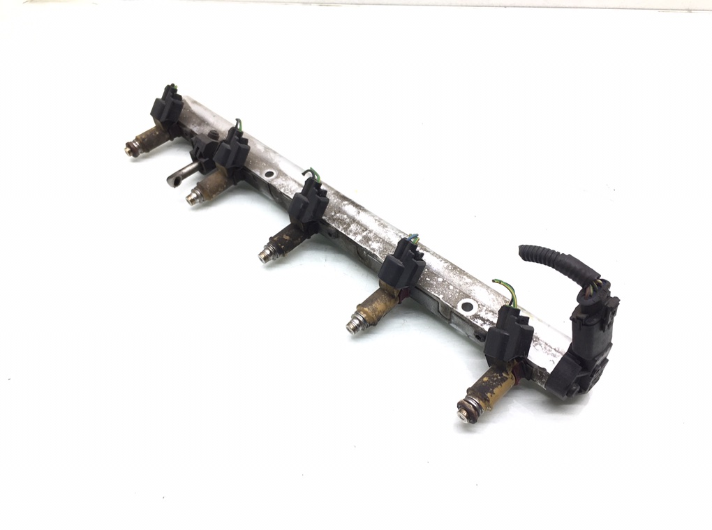 Топливная рампа бу для Volvo V50  2.4 i,  2005 г.