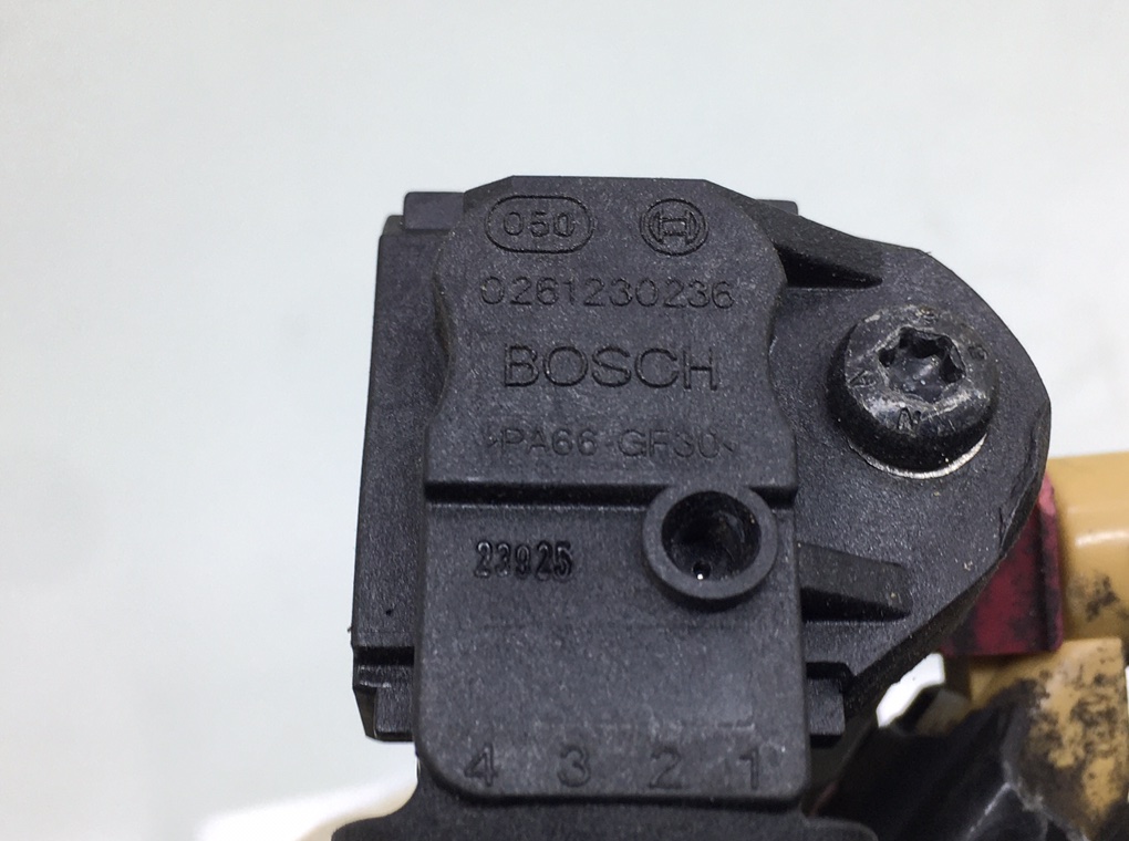 Топливная рампа бу для Volvo V50  2.4 i,  2005 г.