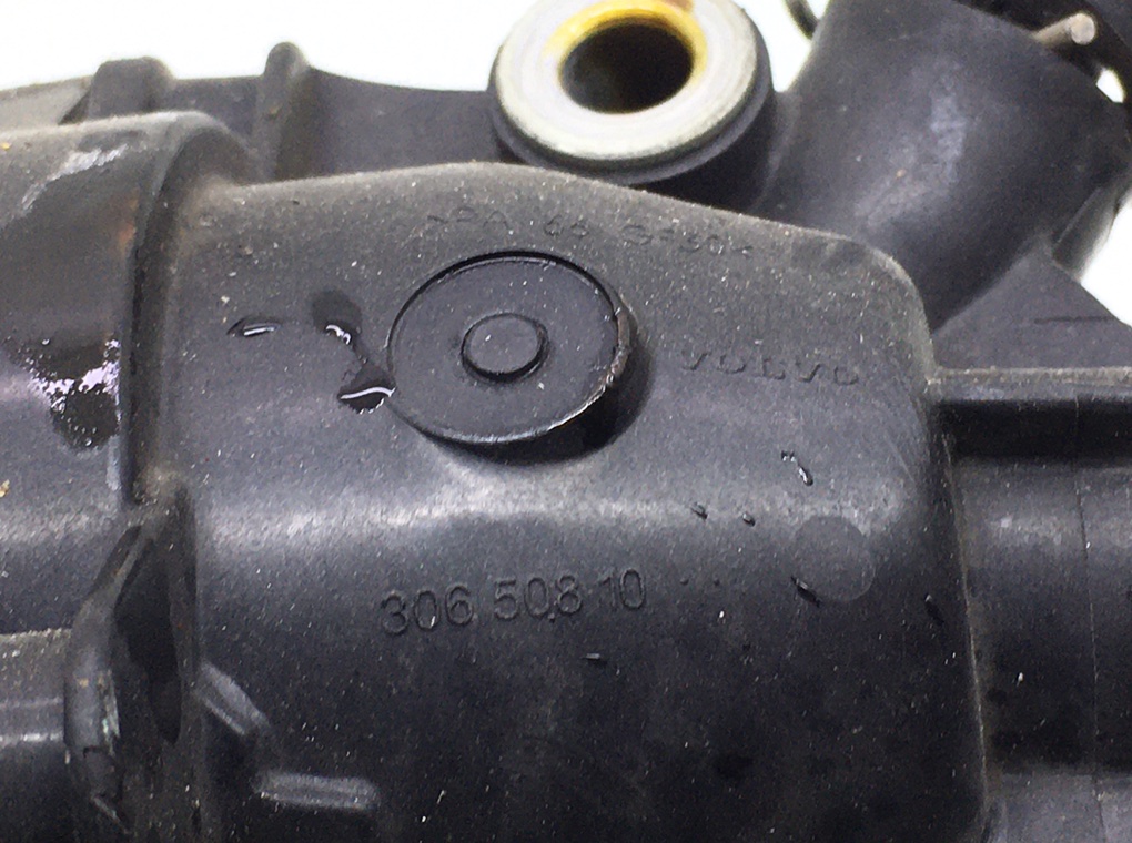 Корпус термостата бу для Volvo V50 2.4 i, 2005 г. Корпус термостата бу для Volvo V50 2.4 i, 2005 г.