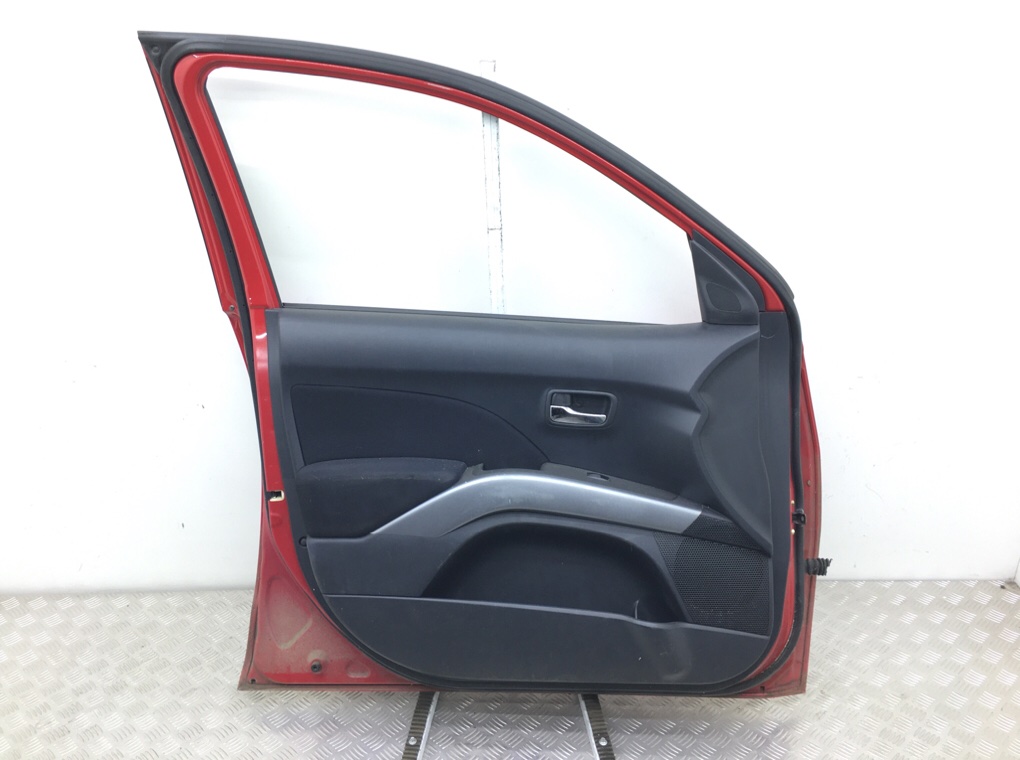 Дверь передняя левая бу для Mitsubishi Outlander 2 2.0 DiD, 2007 г. Дверь передняя левая бу для Mitsubishi Outlander 2 2.0 DiD, 2007 г.