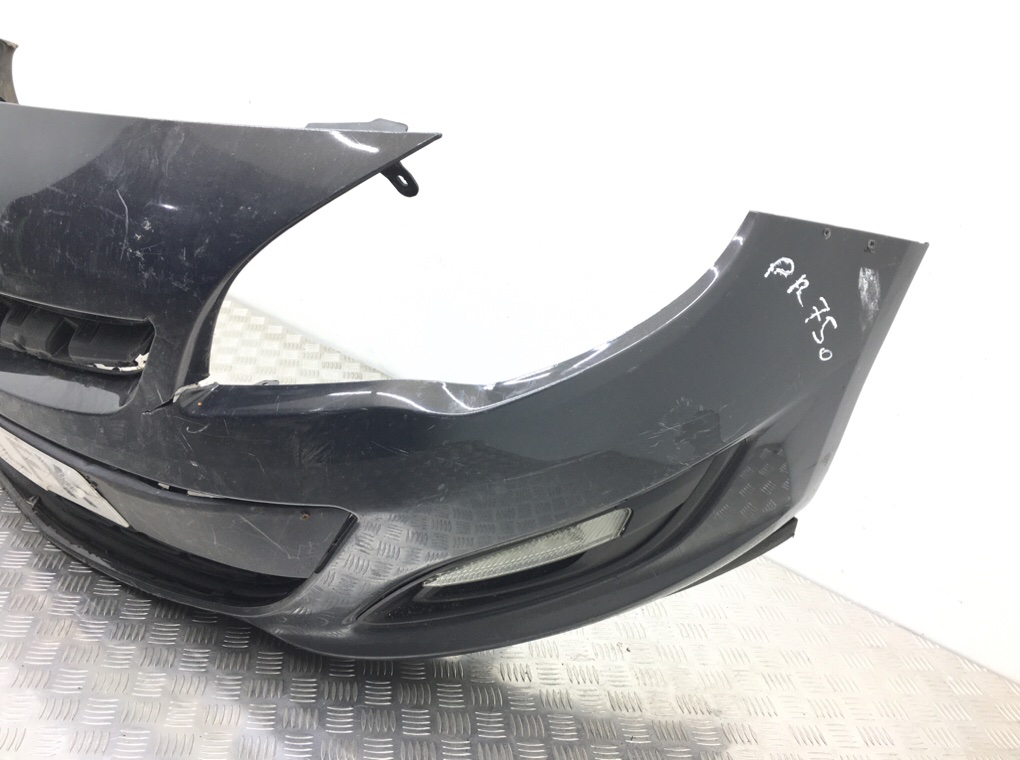 Бампер передний бу для Opel Astra J 1.7 CDTi,  2013 г.