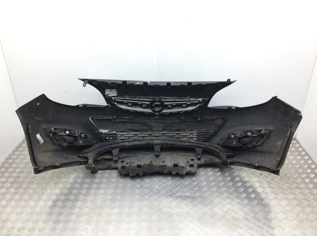 Бампер передний бу для Opel Astra J 1.7 CDTi,  2013 г.