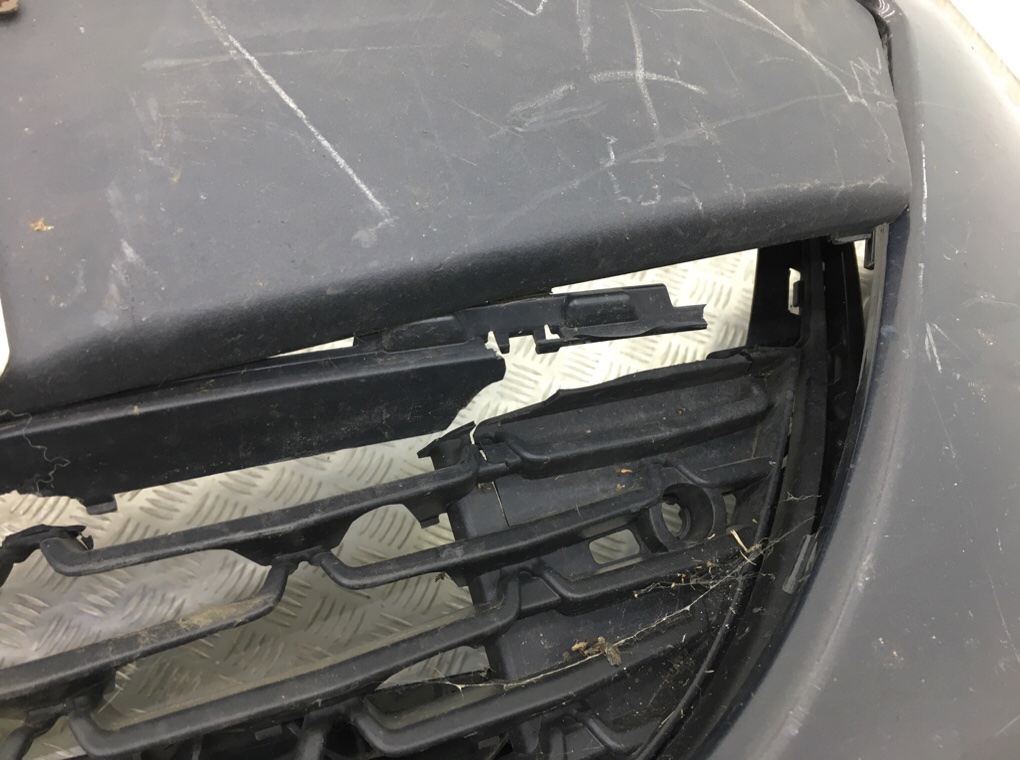 Бампер передний бу для Opel Astra J 1.7 CDTi,  2013 г.