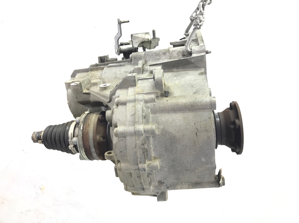 КПП механическая (МКПП) бу для Volkswagen Golf 5 2.0 TDi,  2004 г.