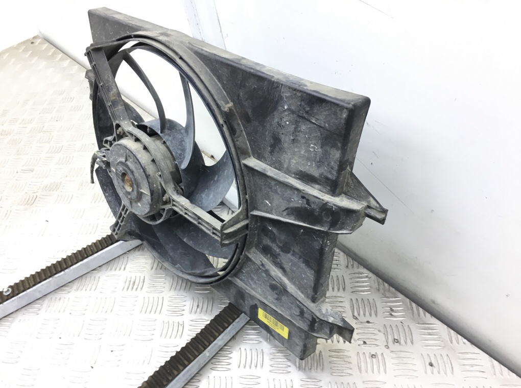 Вентилятор радиатора бу для Ford Fiesta 5 1.3 i, 2005 г. Вентилятор радиатора бу для Ford Fiesta 5 1.3 i, 2005 г.