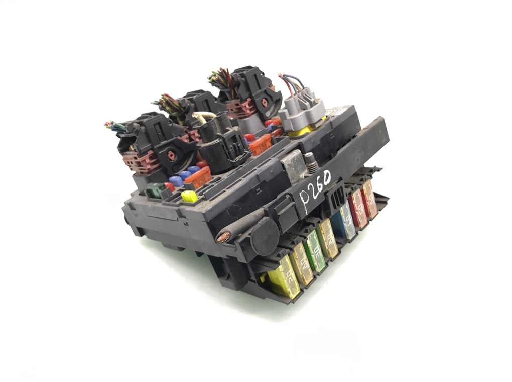 Блок предохранителей бу для Citroen C4 Picasso 1.6 HDi, 2010 г. Блок предохранителей бу для Citroen C4 Picasso 1.6 HDi, 2010 г.