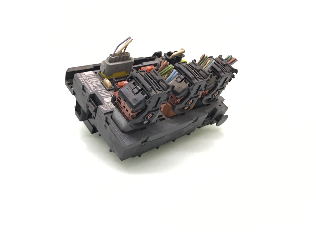 Блок предохранителей бу для Citroen C4 Picasso 1.6 HDi, 2010 г. Блок предохранителей бу для Citroen C4 Picasso 1.6 HDi, 2010 г.