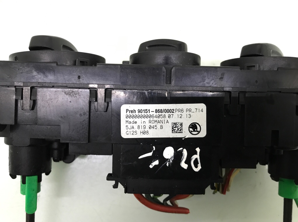 Блок управления печки/климат-контроля бу для Skoda Rapid 1.6 TDi, 2014 г. Блок управления печки/климат-контроля бу для Skoda Rapid 1.6 TDi, 2014 г.