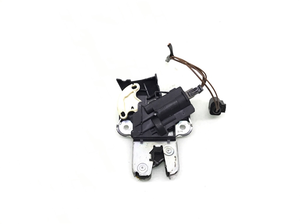 Замок багажника бу для Volkswagen Passat B6 2.0 TDi, 2009 г. Замок багажника бу для Volkswagen Passat B6 2.0 TDi, 2009 г.