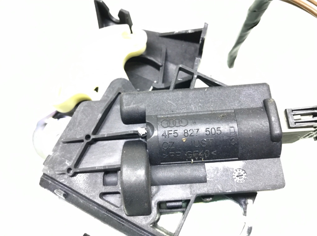 Замок багажника бу для Volkswagen Passat B6 2.0 TDi, 2009 г. Замок багажника бу для Volkswagen Passat B6 2.0 TDi, 2009 г.