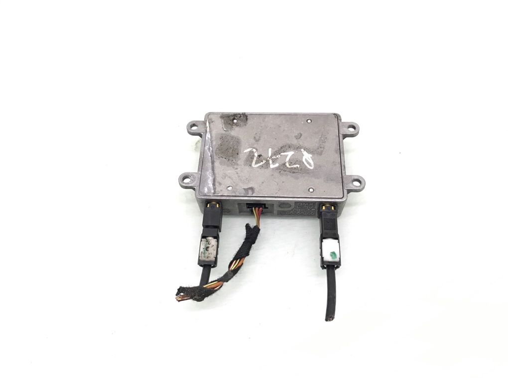 Усилитель антенны бу для Mercedes R W251 3.0 CDI, 2006 г. Усилитель антенны бу для Mercedes R W251 3.0 CDI, 2006 г.