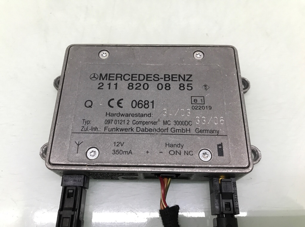 Усилитель антенны бу для Mercedes R W251 3.0 CDI, 2006 г. Усилитель антенны бу для Mercedes R W251 3.0 CDI, 2006 г.