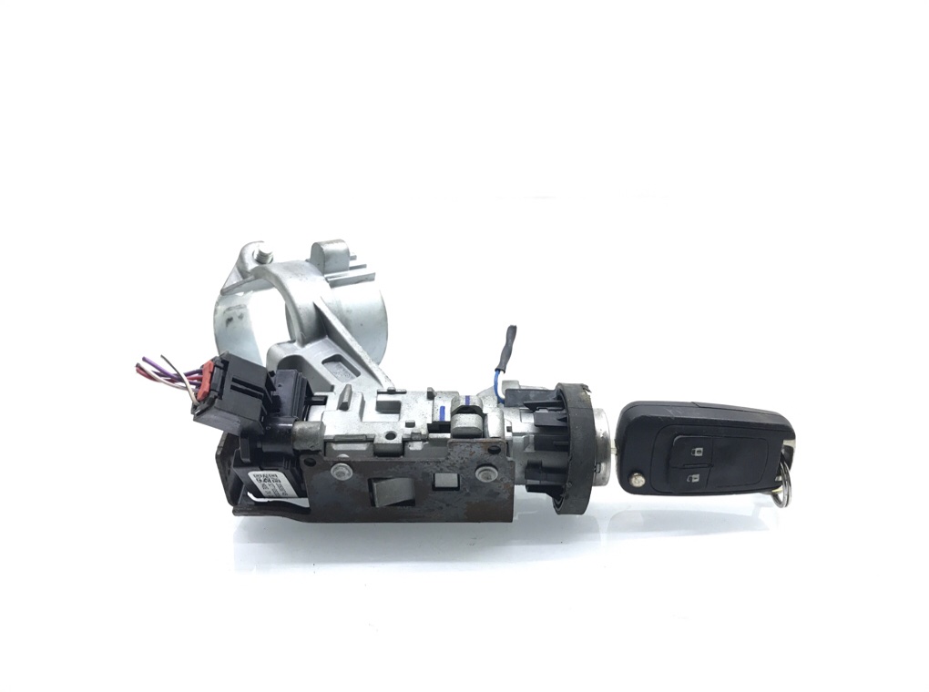 Замок зажигания бу для Opel Astra J 1.7 CDTi, 2013 г. Замок зажигания бу для Opel Astra J 1.7 CDTi, 2013 г.