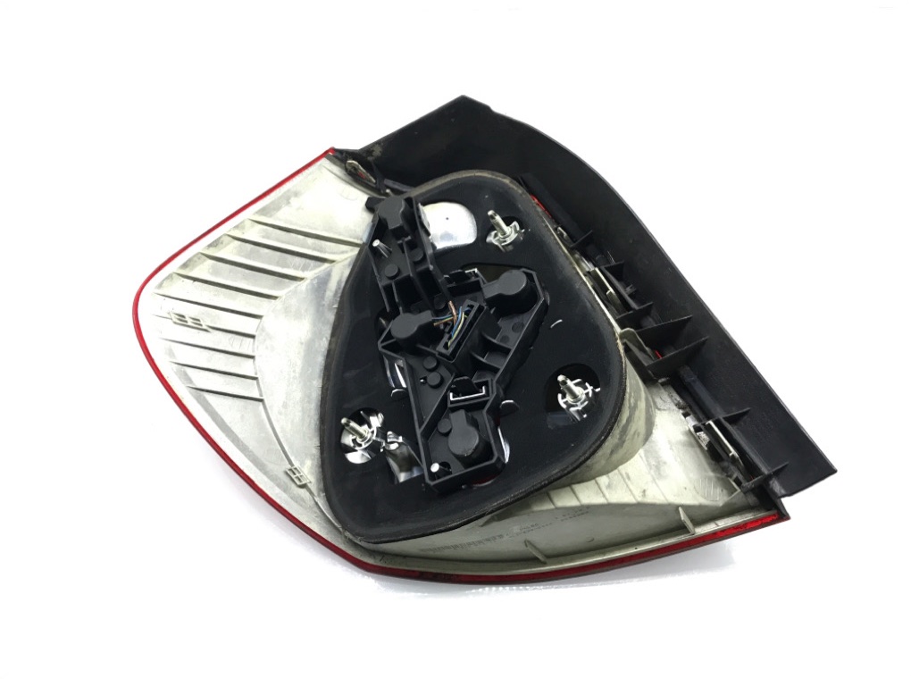 Фонарь задний правый бу для BMW 1 E87/E81/E82/E88 2.0 TD, 2005 г. Фонарь задний правый бу для BMW 1 E87/E81/E82/E88 2.0 TD, 2005 г.