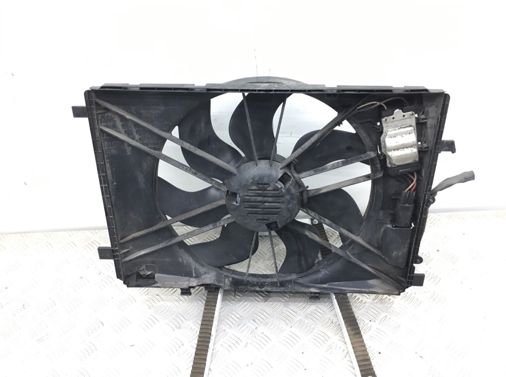 Вентилятор радиатора бу для Mercedes C W204 1.8 i,  2007 г.