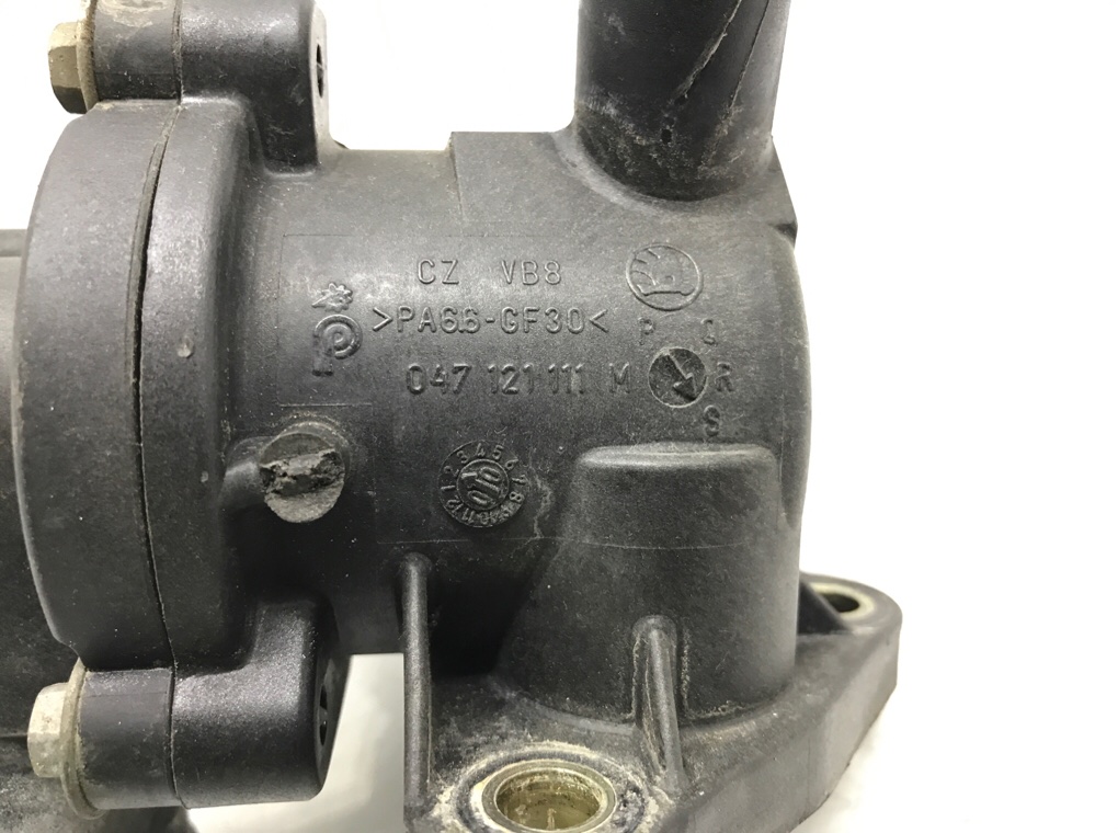 Корпус термостата бу для Skoda Fabia 1 1.4 i,  2000 г.