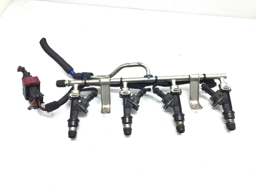 Топливная рампа бу для Opel Astra H 1.6 i, 2006 г. Топливная рампа бу для Opel Astra H 1.6 i, 2006 г.