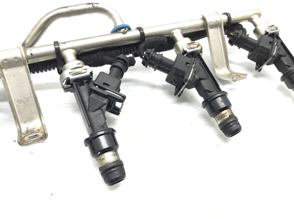 Топливная рампа бу для Opel Astra H 1.6 i, 2006 г. Топливная рампа бу для Opel Astra H 1.6 i, 2006 г.