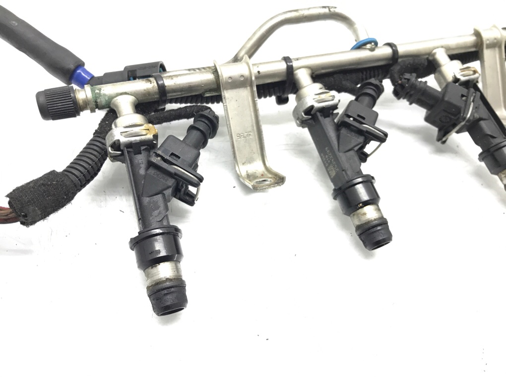 Топливная рампа бу для Opel Astra H 1.6 i, 2006 г. Топливная рампа бу для Opel Astra H 1.6 i, 2006 г.