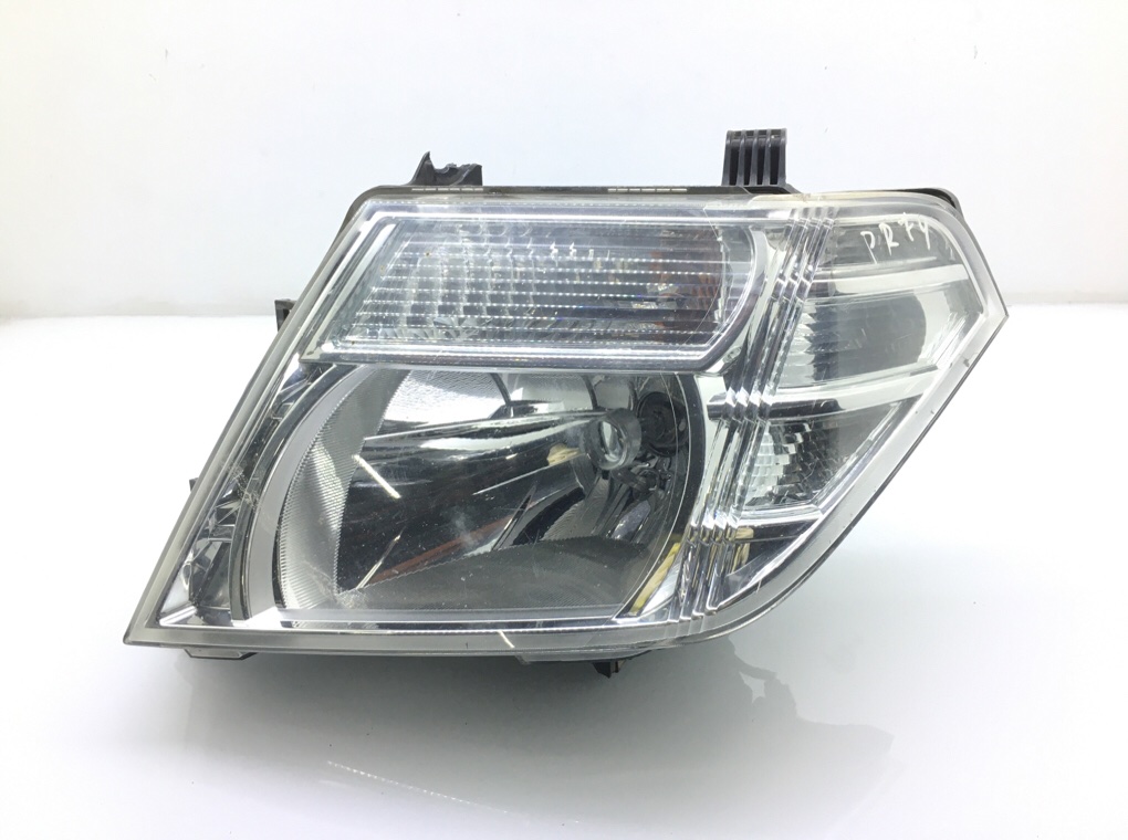Фара левая бу для Nissan Navara 3.0 DCi, 2014 г.