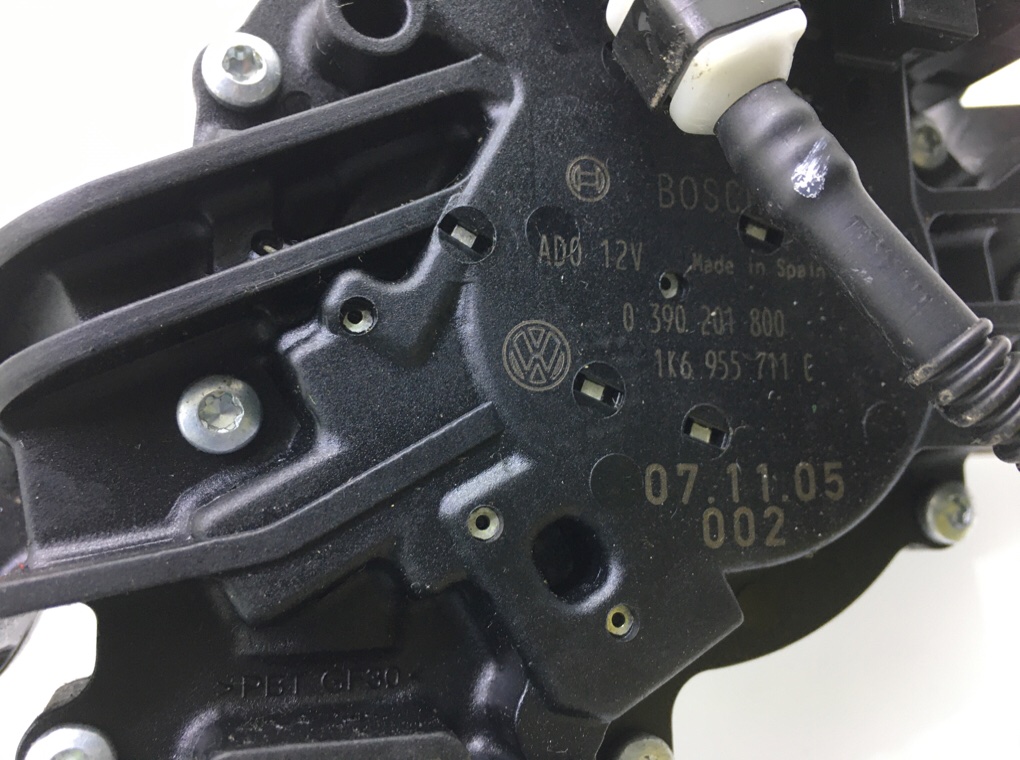 Моторчик заднего стеклоочистителя (дворника) бу для Volkswagen Golf 5 1.4 i,  2007 г.