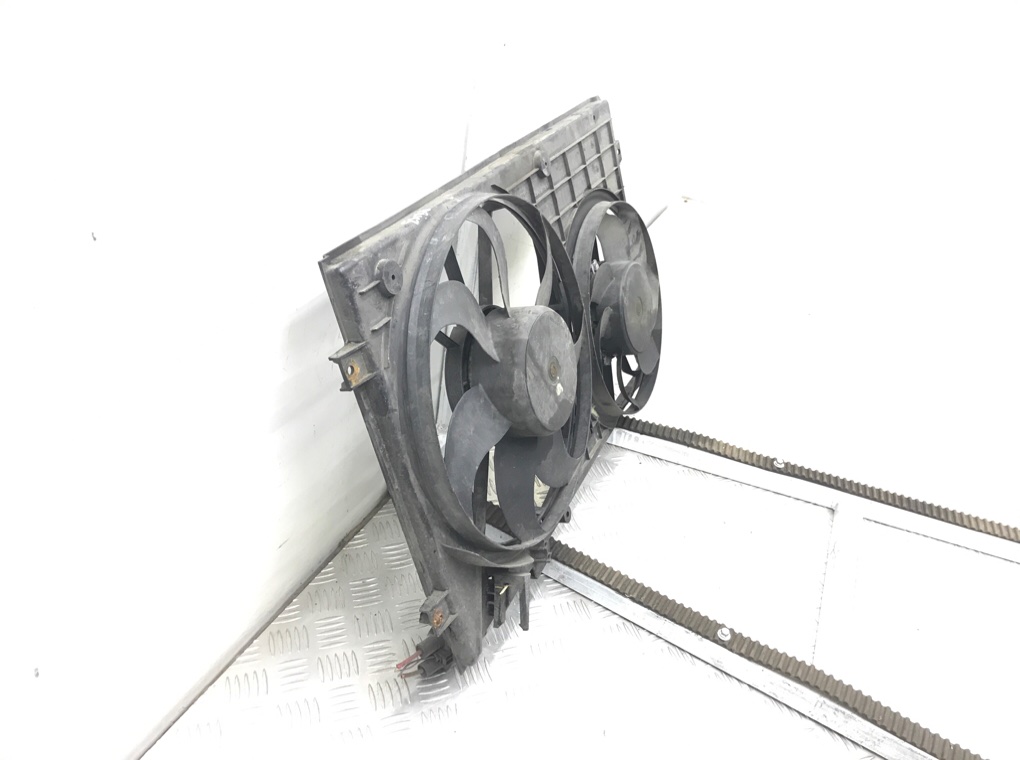 Вентилятор радиатора бу для Volkswagen Golf 5 1.9 TDi, 2005 г. Вентилятор радиатора бу для Volkswagen Golf 5 1.9 TDi, 2005 г.