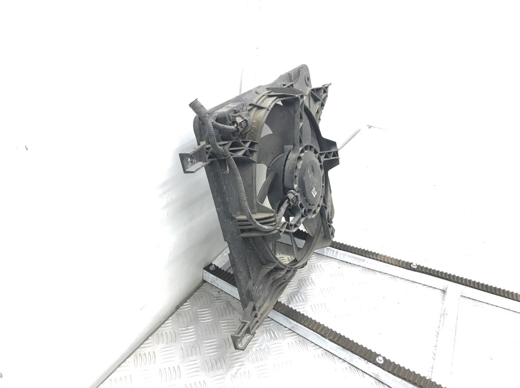 Вентилятор радиатора бу для Nissan Qashqai 1 1.5 DCi,  2010 г.